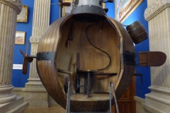 Super Old-Timey Submarine