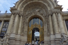 The doorway of Le Petit Palais