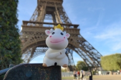 The Travelling Cow at the Eiffel Tower